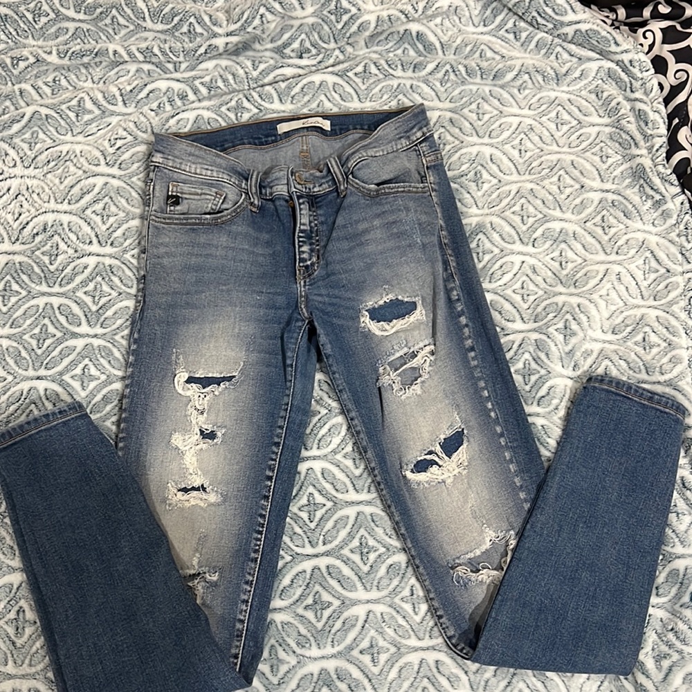 KanCan distressed skinny